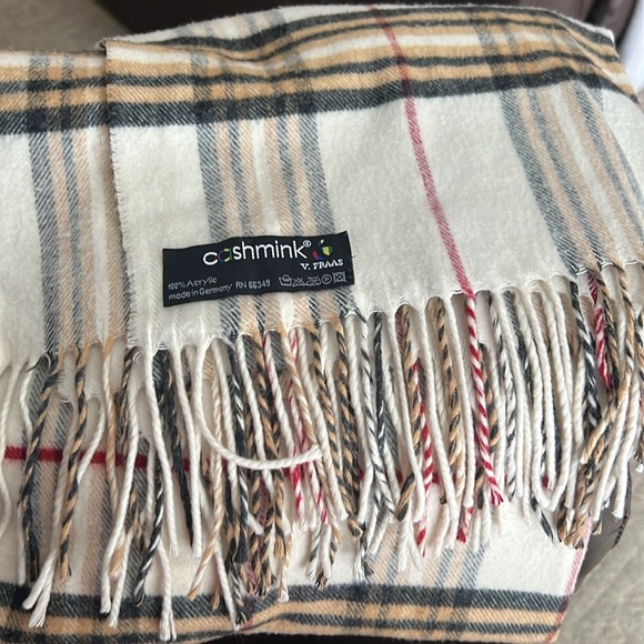 Tartan plaid winter scarf - Picture 2 of 4